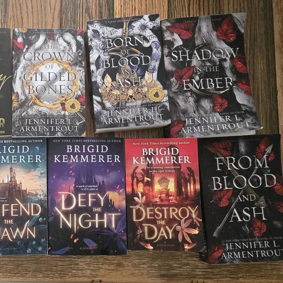 Lots Of Books In Perfect Condition - Picture 3 of 3